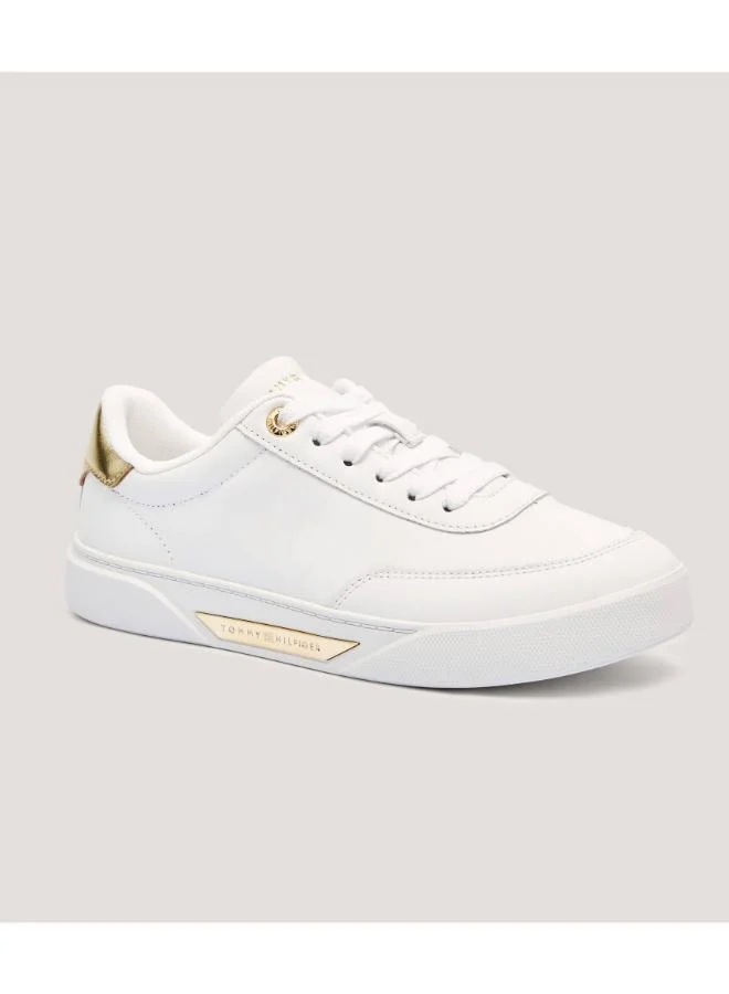 Essential Chic Court Sneaker